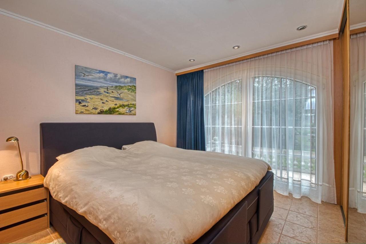 Hotel Pension 'T Huys Grol Renesse Exteriör bild